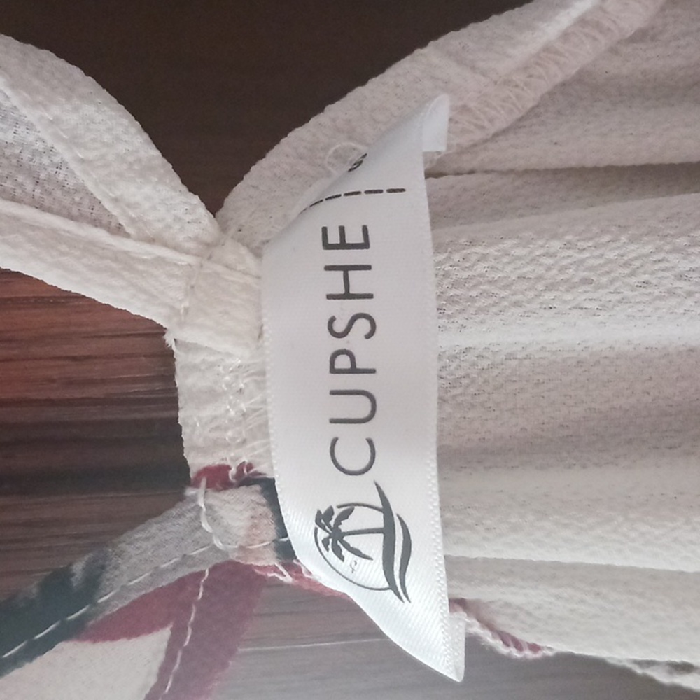 Cupshe wrap dress - Picture 2 of 3